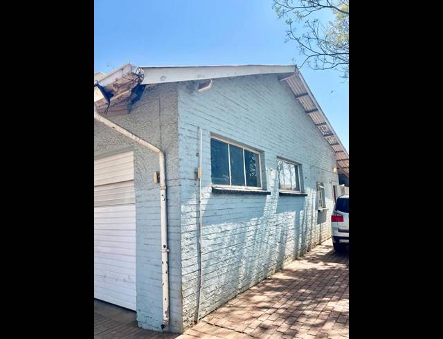 3 BEDROOM HOUSE FOR SALE IN WYCHWOOD